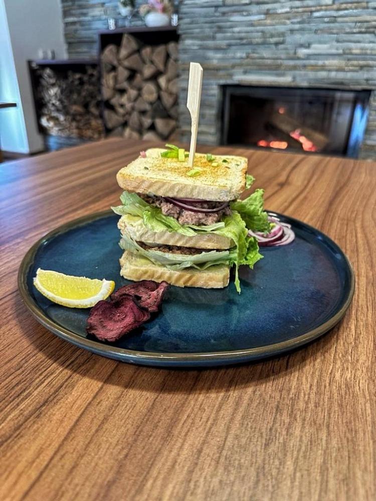 Restaurace A Penzion Lutena Dolni Lutyne エクステリア 写真
